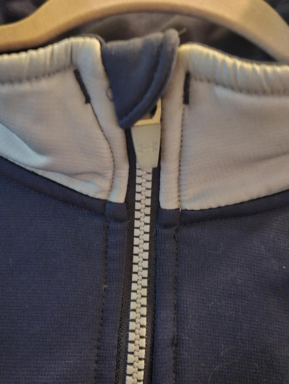 Notre Dame Under Armour Men's Full Zip Jacket (Sz Lg Loose)